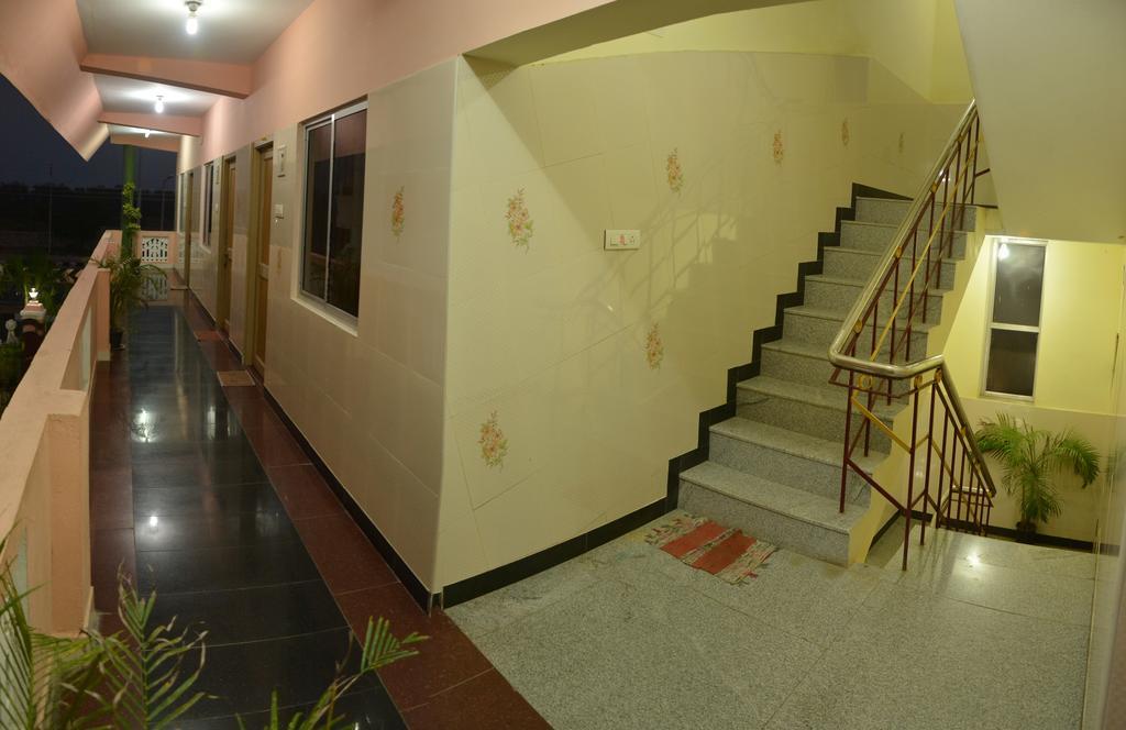 Siva Residency Hotell Mahabalipuram Exteriör bild